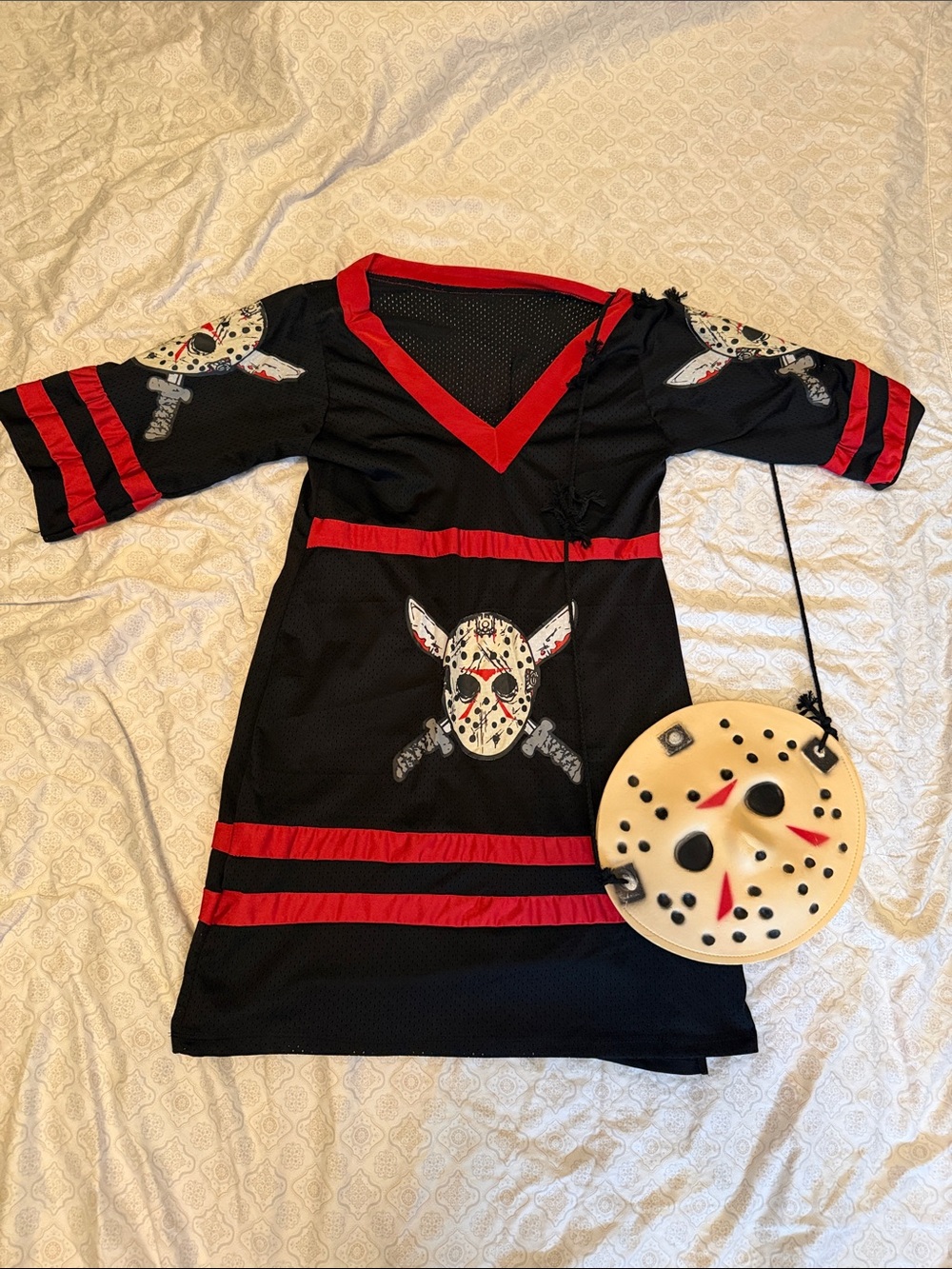 Spirit Black and Red Womens Hockey Mask Horror Costume with Mask Purse